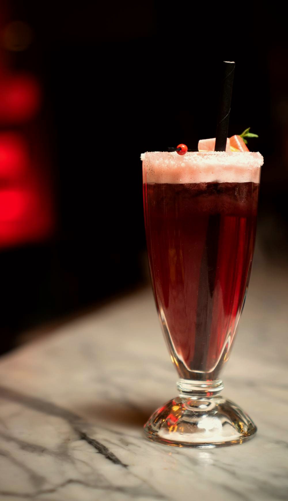 Cocktail Tropical Bissap au bar